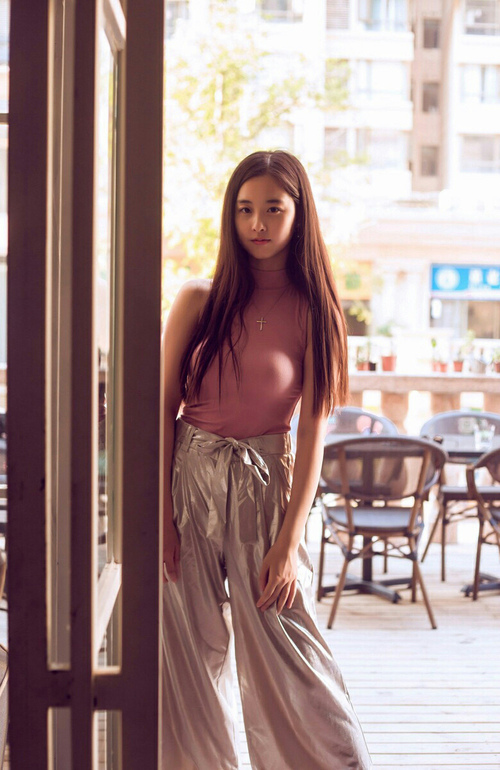 Leyu Sport登录入口-男子仰泳南非选手技术娴熟，男子仰泳决赛